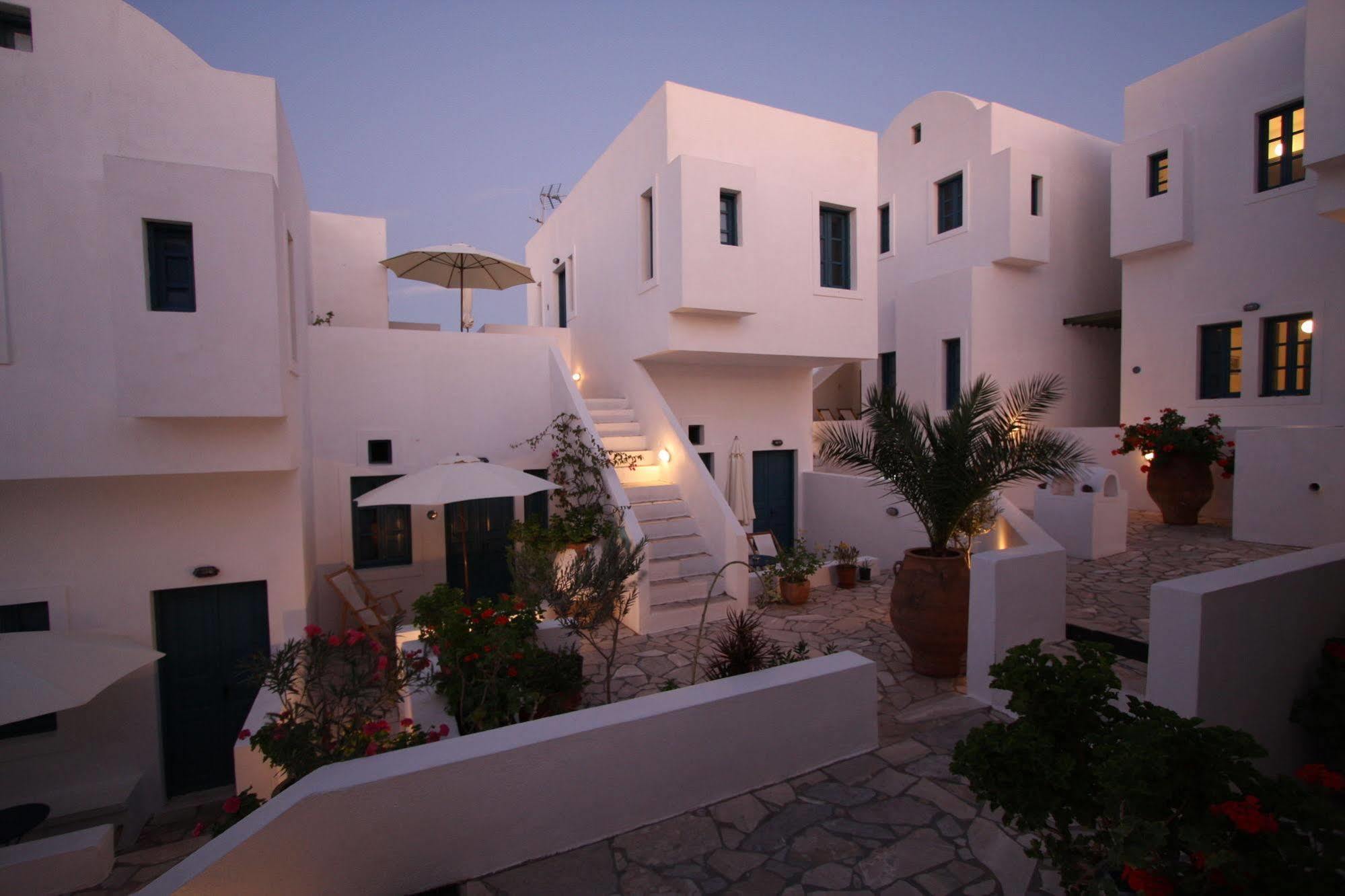 Oia'S Sunset Hotel Exterior photo