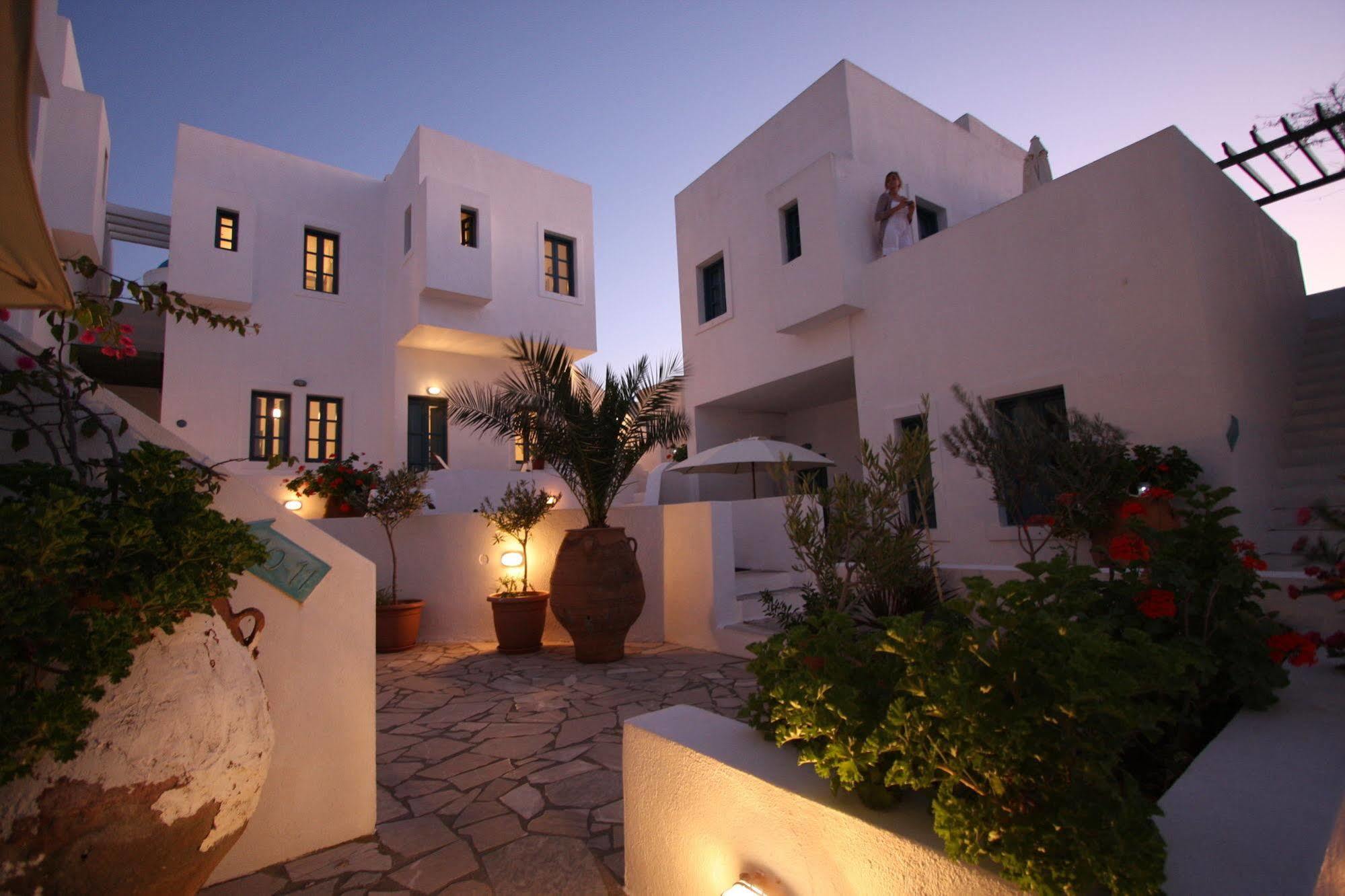 Oia'S Sunset Hotel Exterior photo