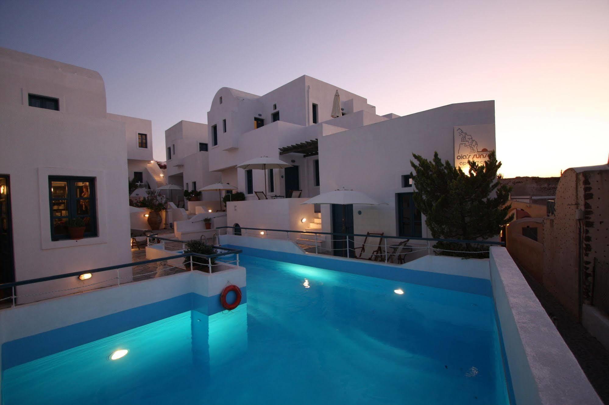 Oia'S Sunset Hotel Exterior photo
