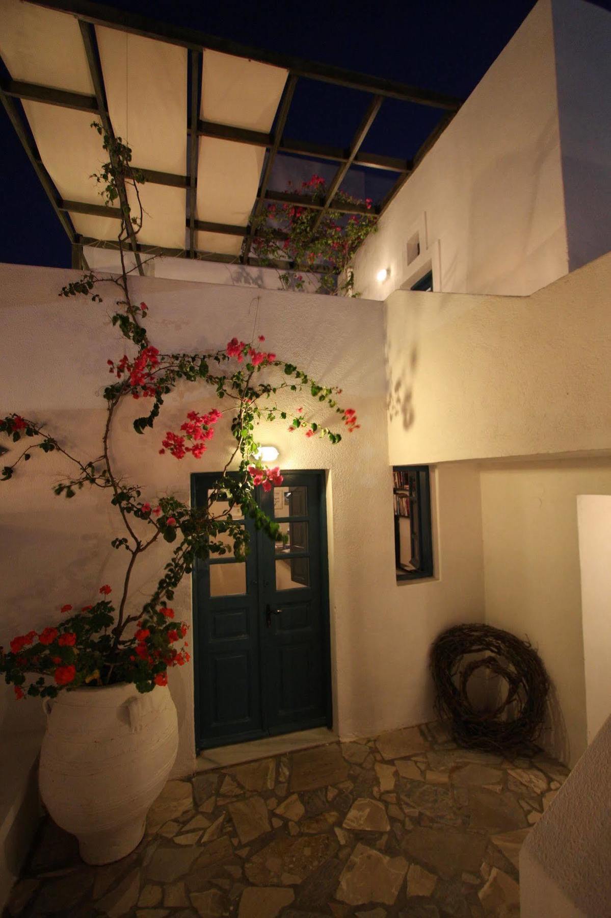 Oia'S Sunset Hotel Exterior photo